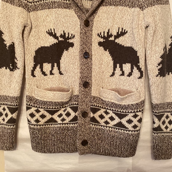 Abercrombie Fitch Moose Sweater 